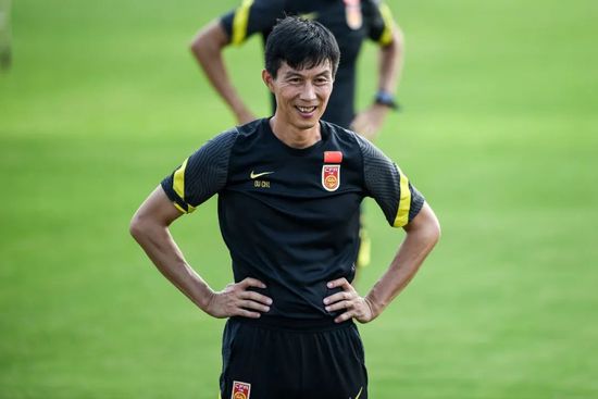 美女叉开腿让男人桶